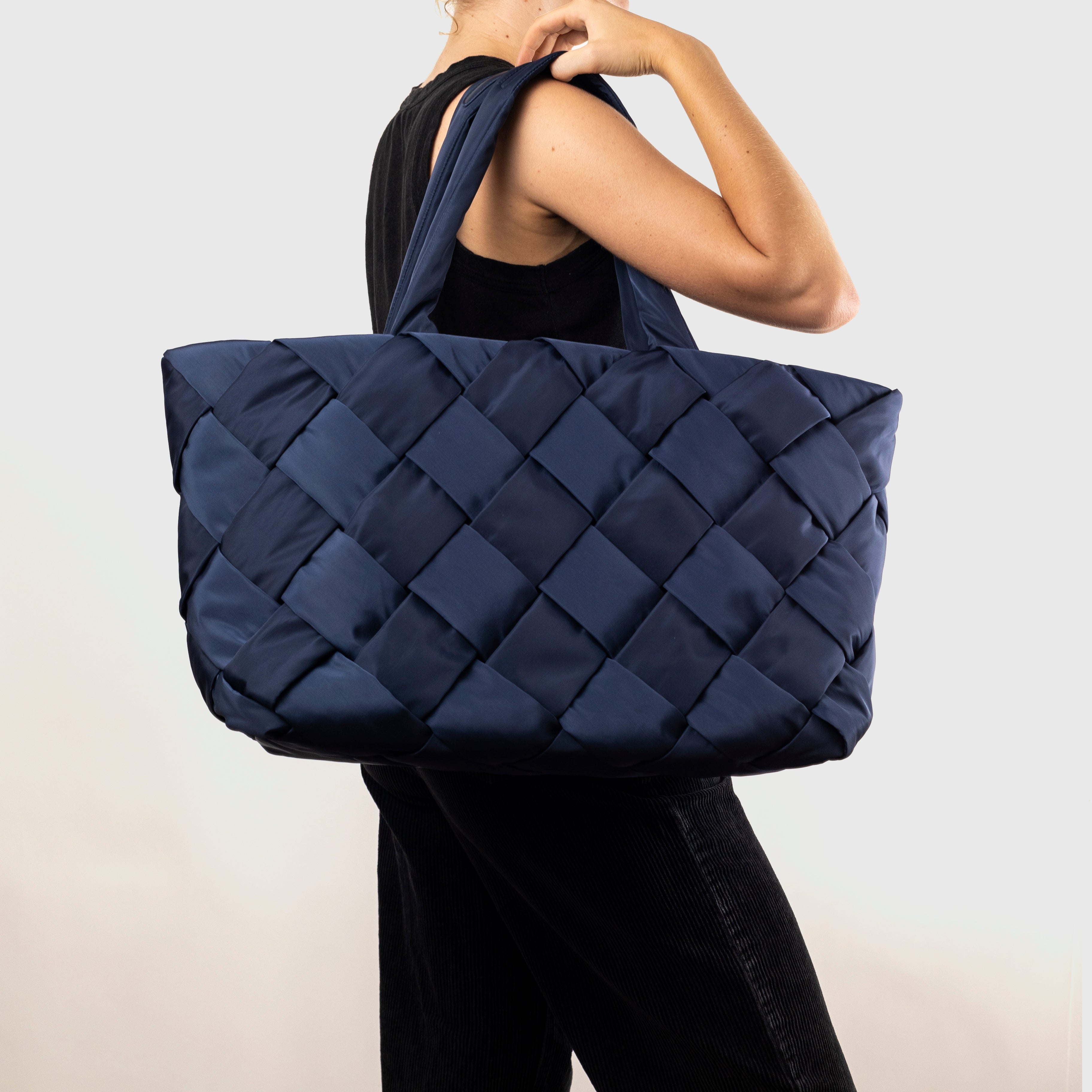 Holiday Essential - Navy