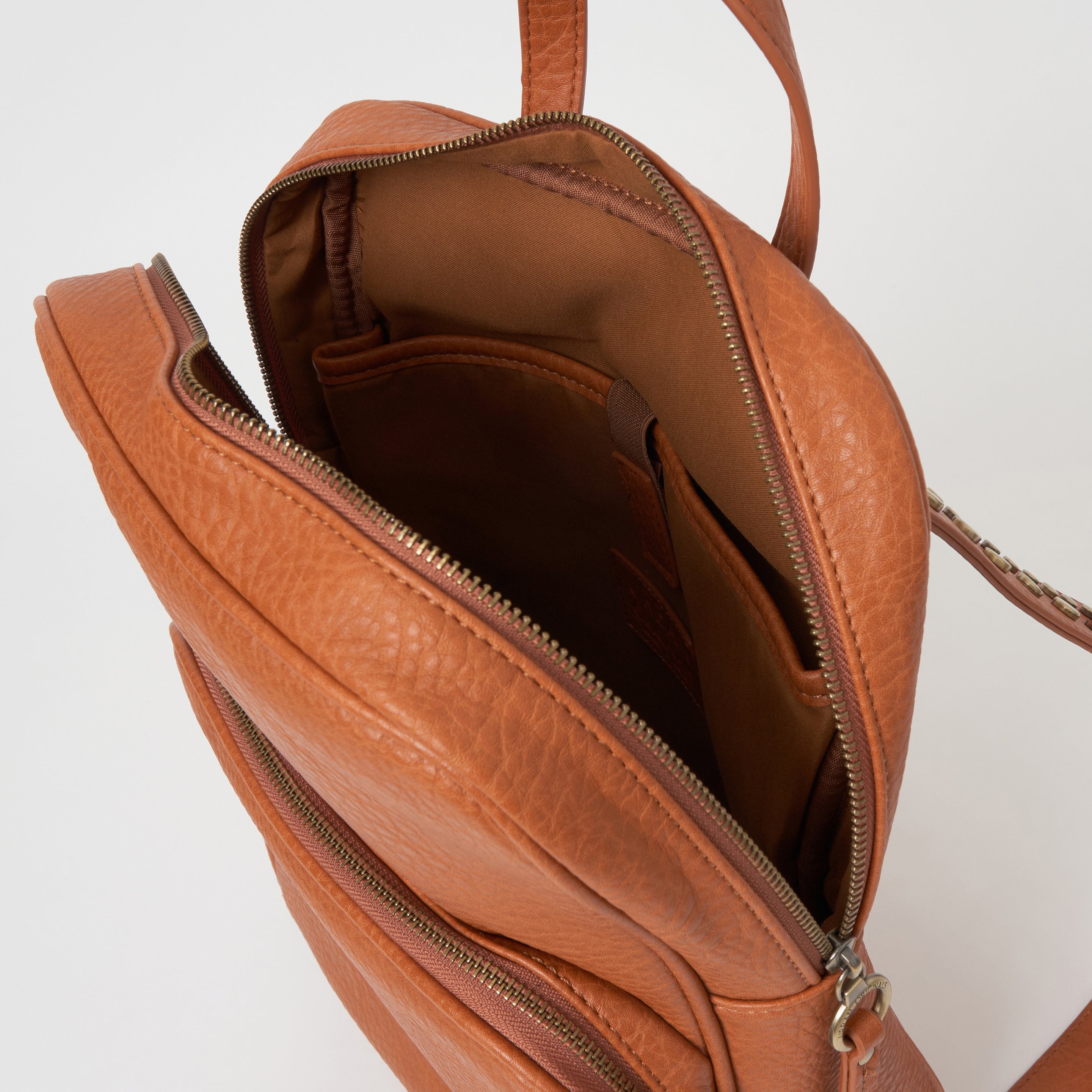 Load image into Gallery viewer, Blackbird Backpack - Tan
