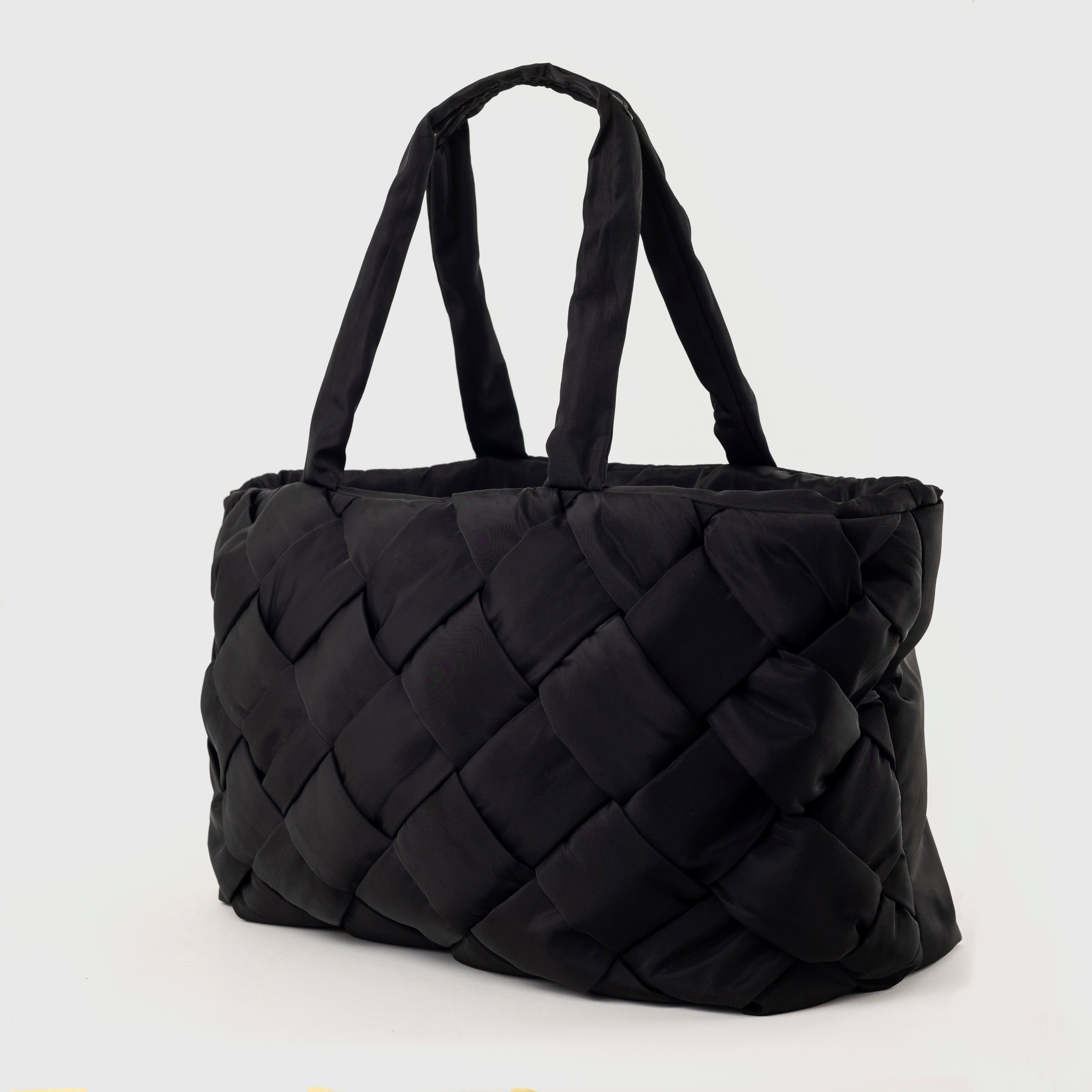 Holiday Essential - Black