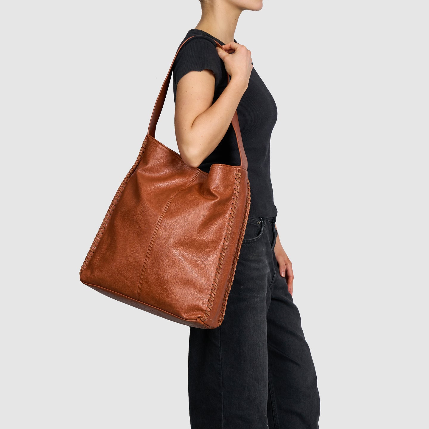Supreme Shoulder Bag: The Essence of Urban Euphoria