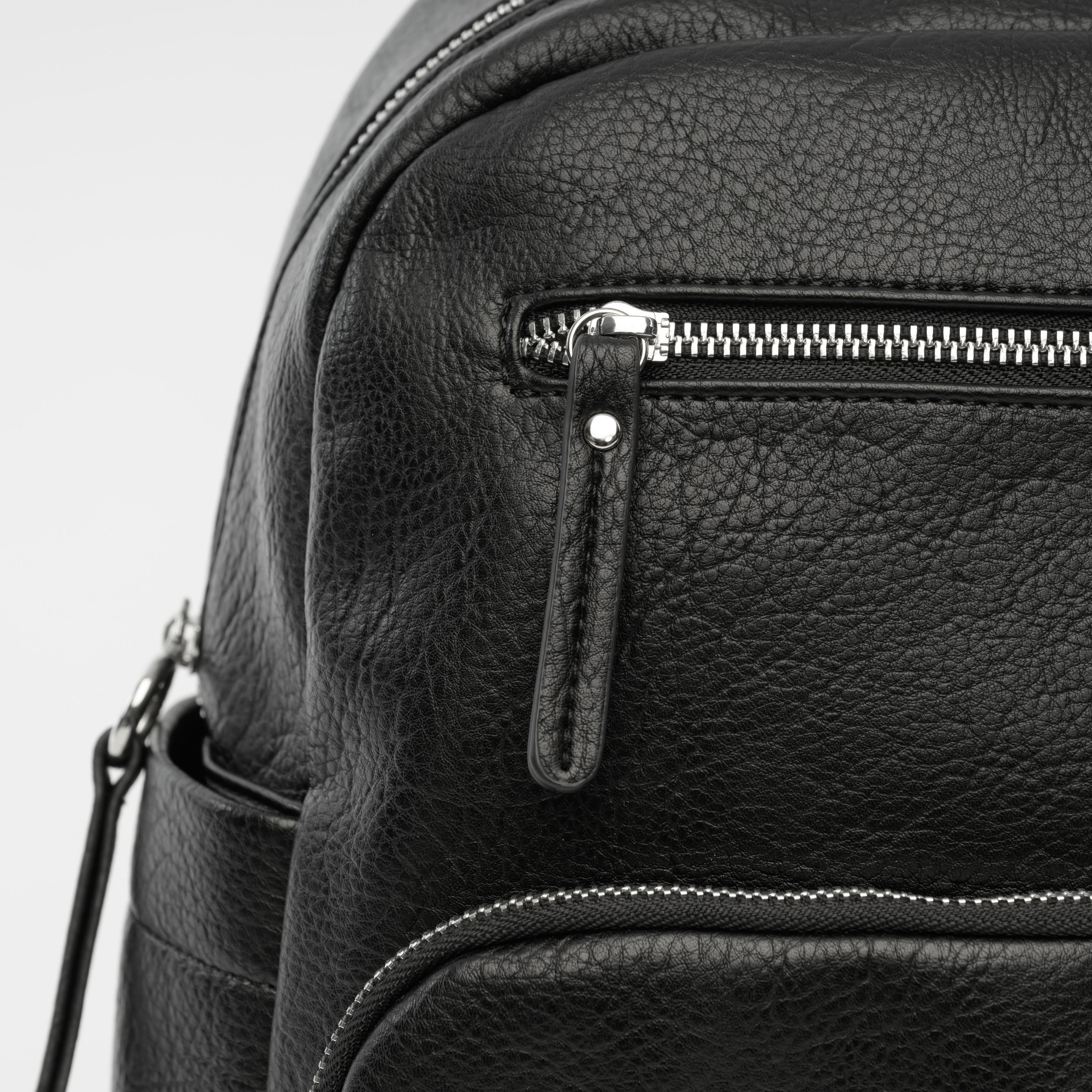 Focus Backpack - Black